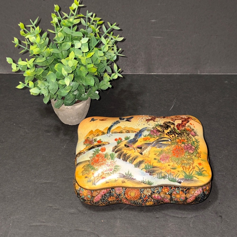 Vtg Satsuma Porcelain Trinket Box Birds Flowers Butterfly Scalloped Gold Gilt
